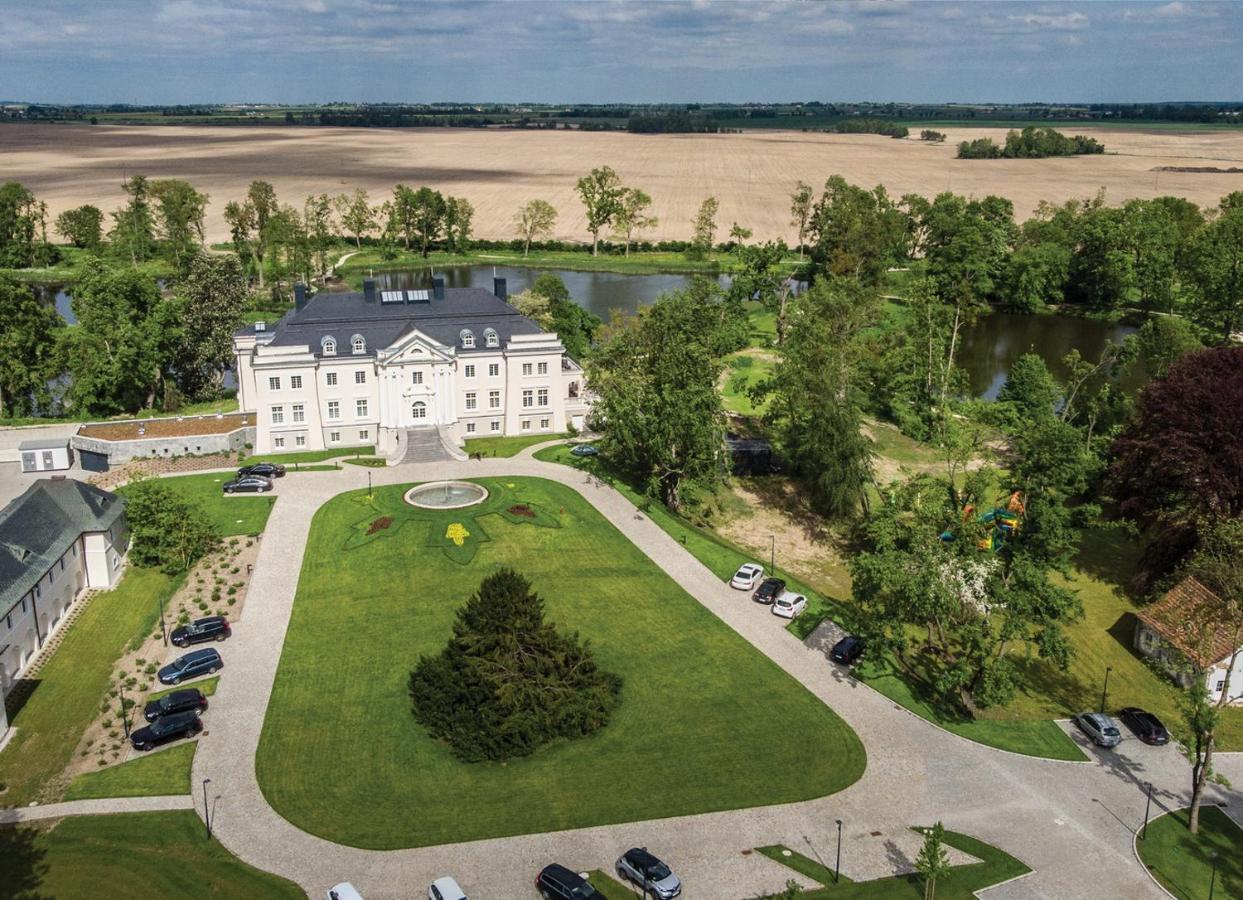 Palac Komierowo Sepolno Krajenskie Exterior photo